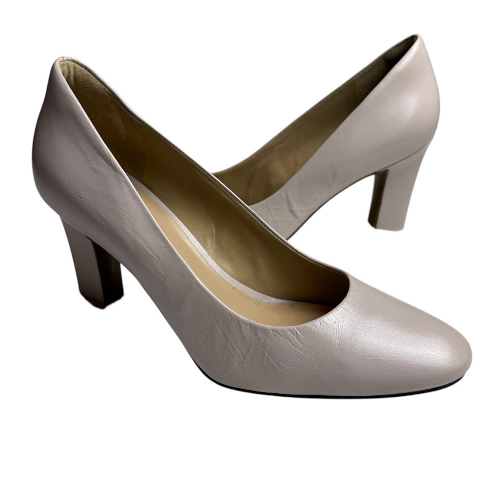 Naturalizer Gloria High Heel Pump size 9.5 Leather Block Heel Dress Shoes Cream